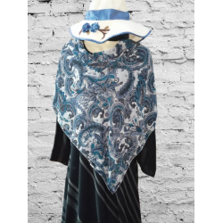 Scarf Triangle Shape 
